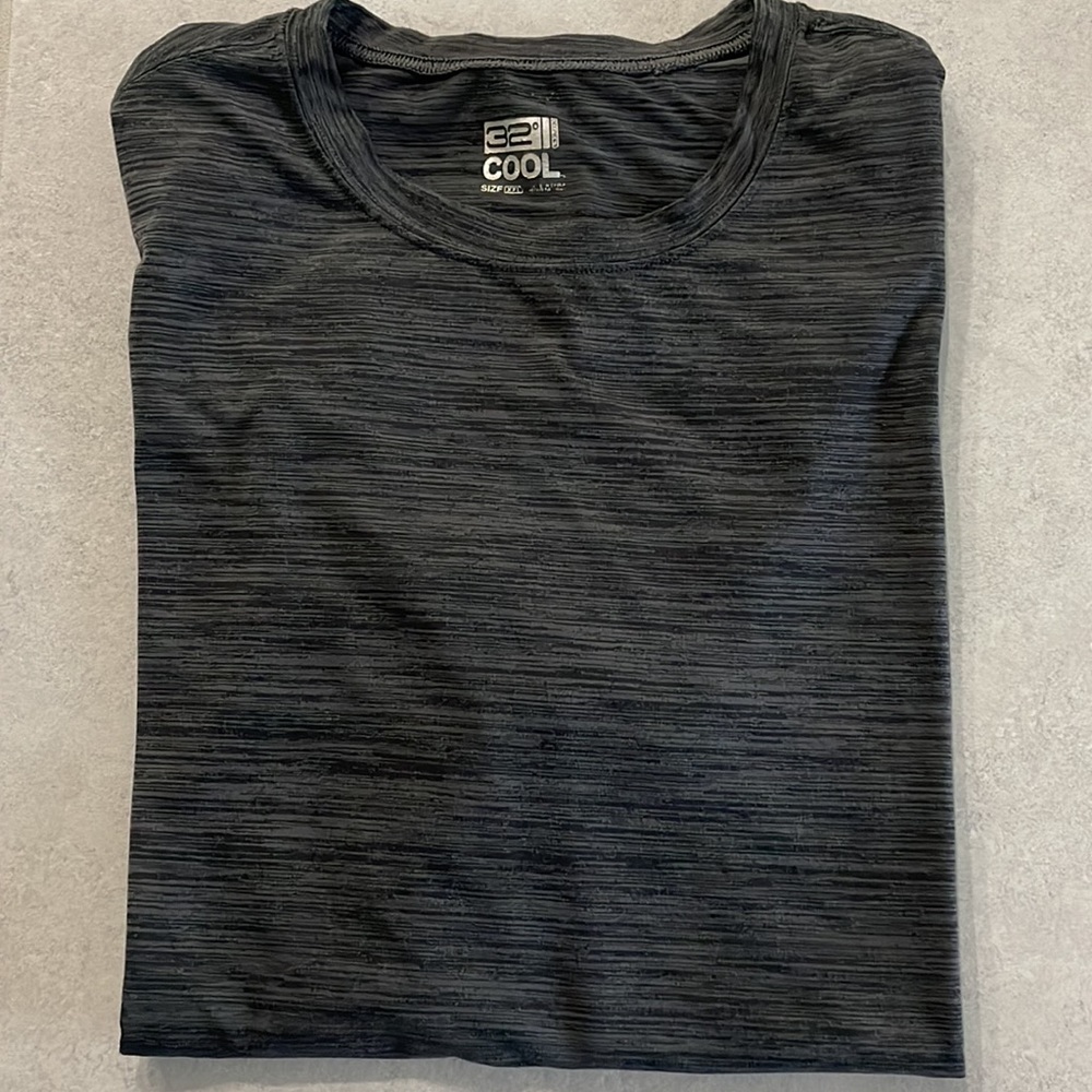 Men’s 32 degrees Cool black/gray t-shirt
